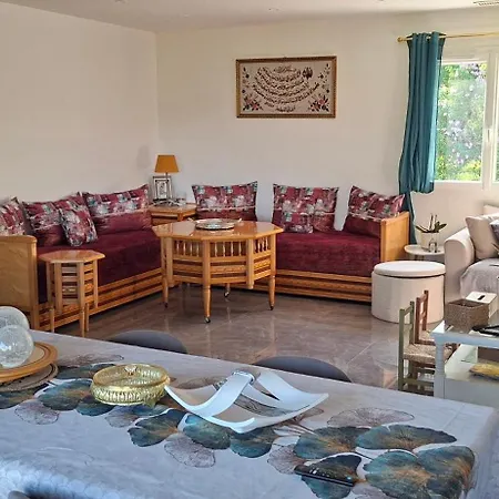 Maison Provencale Sur Les Hauteurs De * גודארג